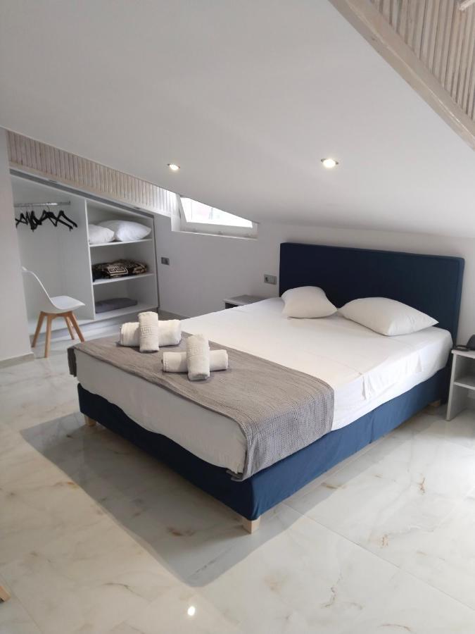 Hotel Almira Ajía Triáda Kültér fotó