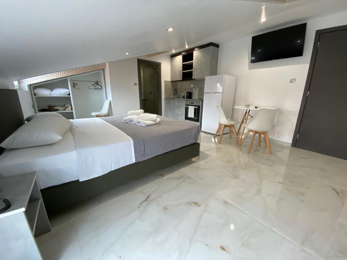Hotel Almira Ajía Triáda Kültér fotó