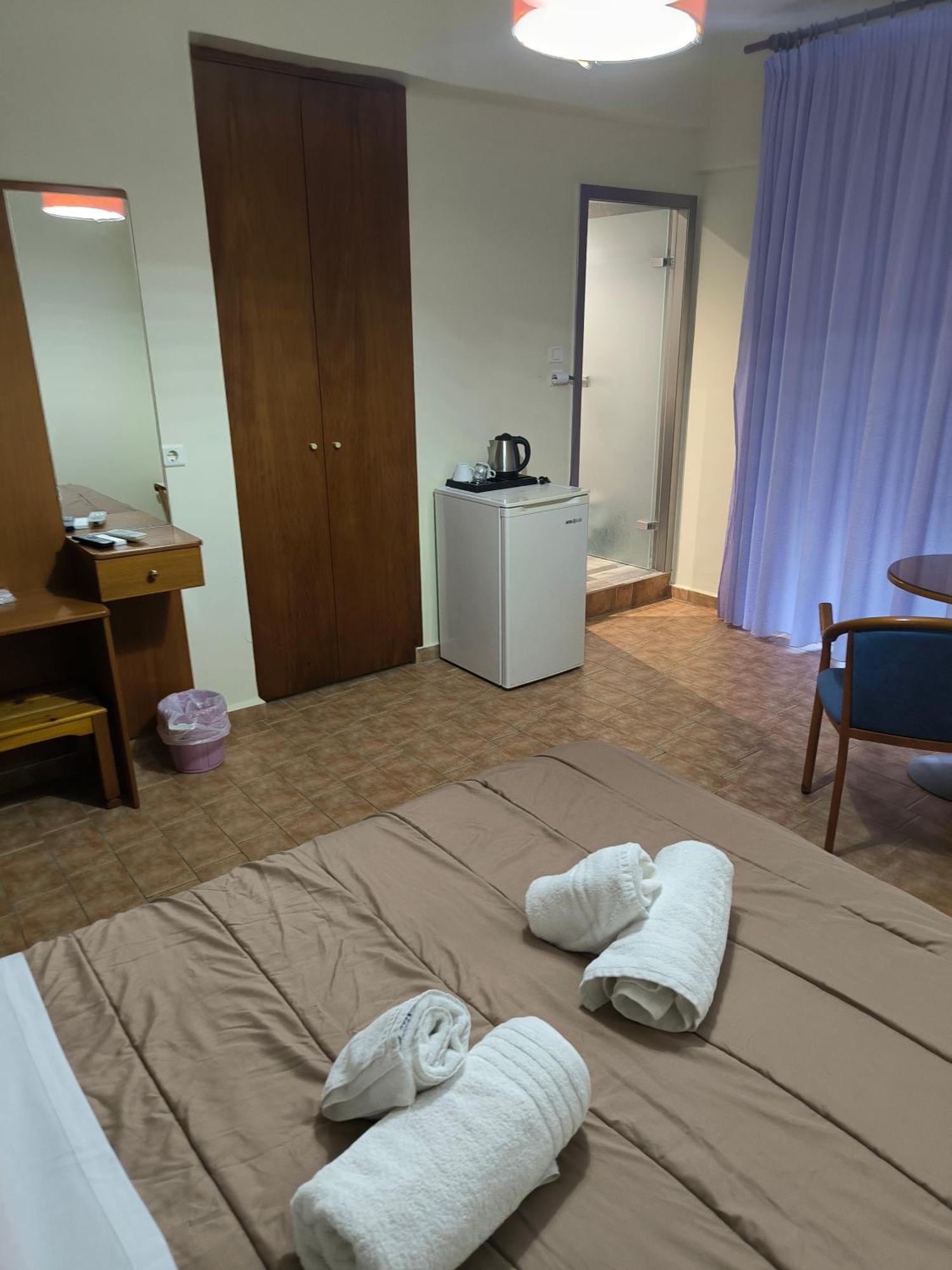 Hotel Almira Ajía Triáda Kültér fotó