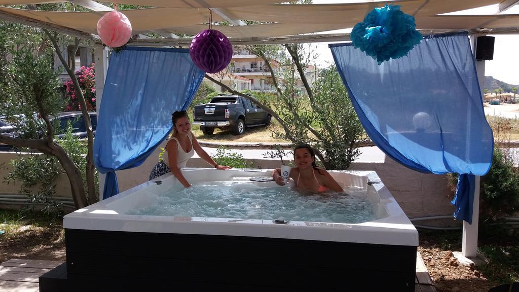 Hotel Almira Ajía Triáda Kültér fotó