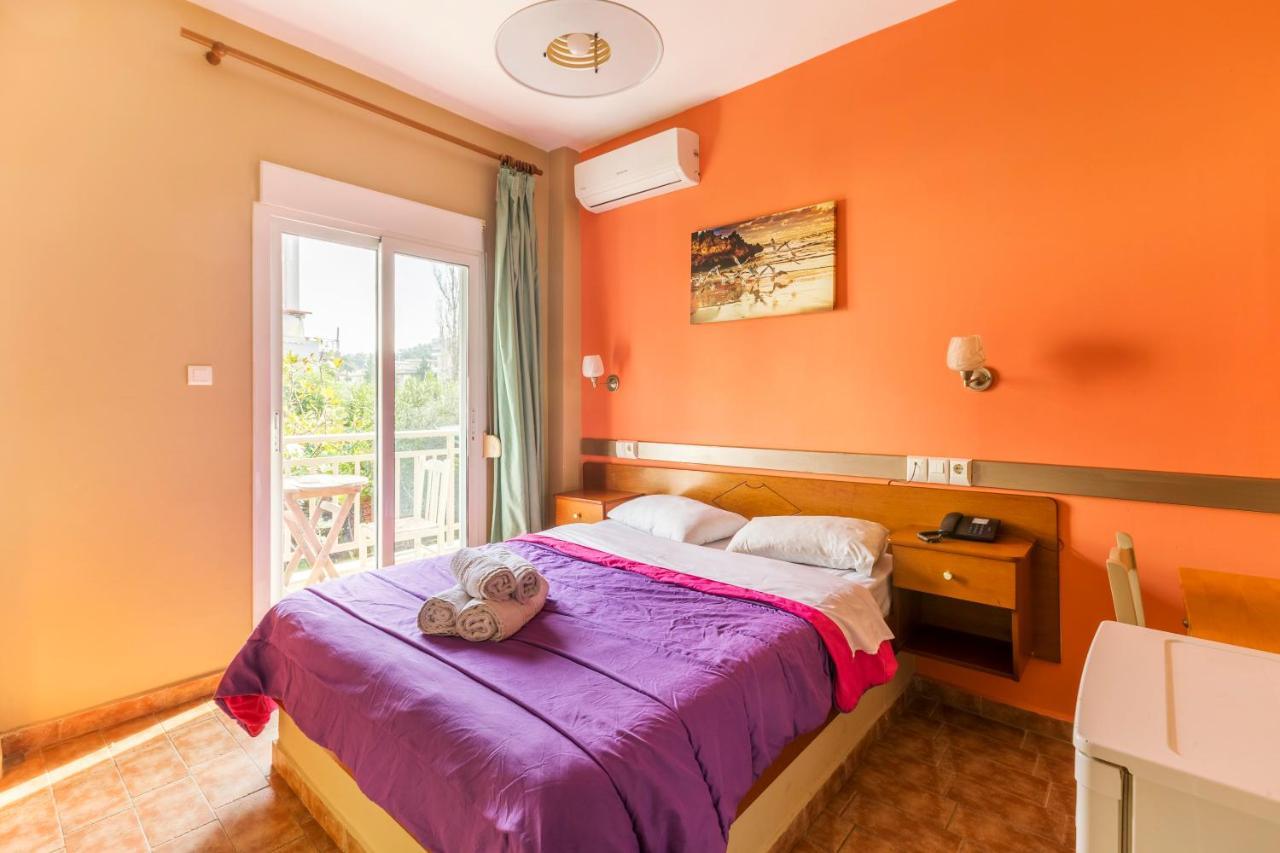 Hotel Almira Ajía Triáda Kültér fotó