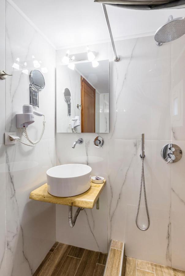 Hotel Almira Ajía Triáda Kültér fotó